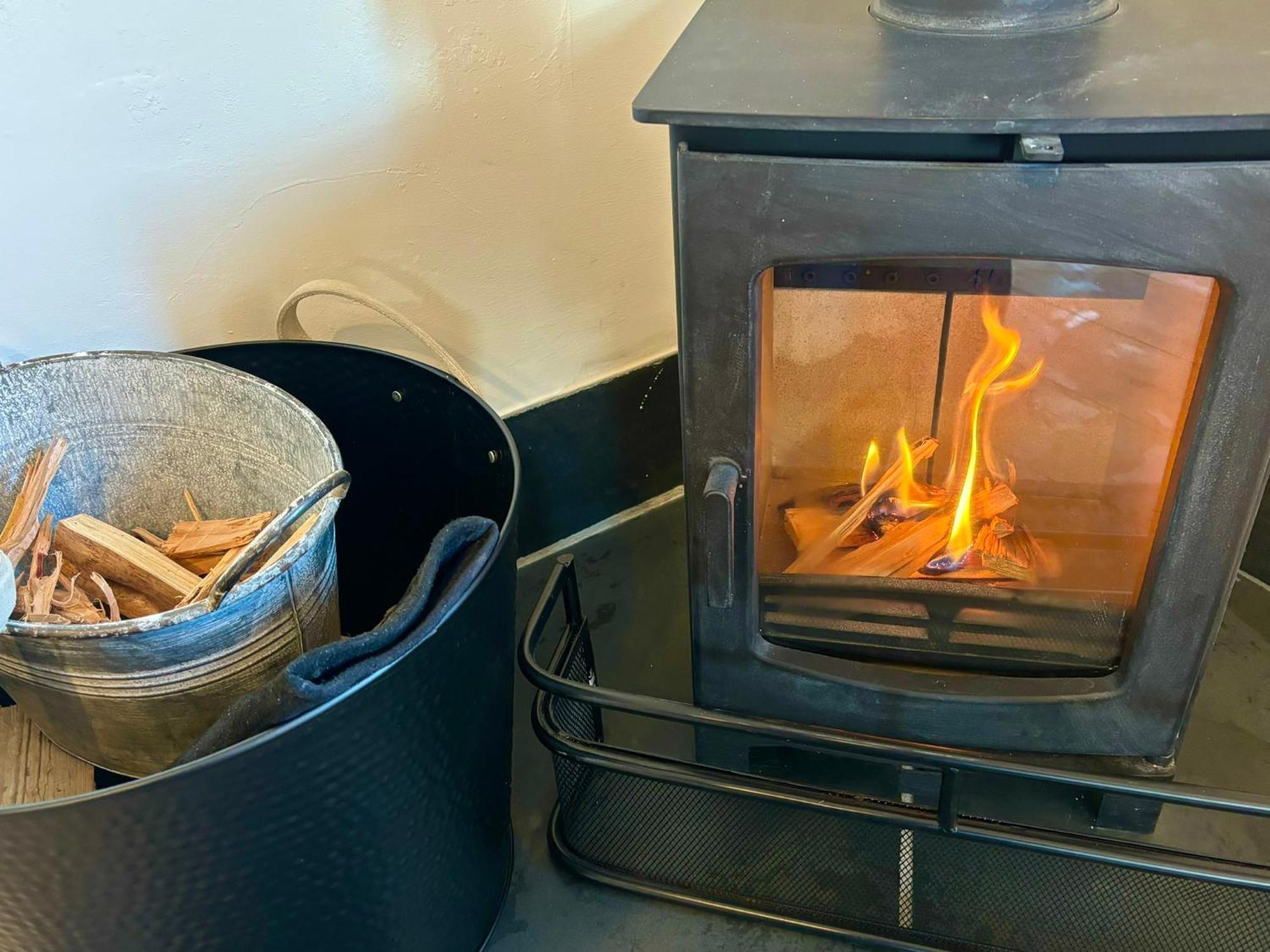 Polrunny Farm Seaberry Cottage With A Sea View And Log Burner Боскасл Экстерьер фото