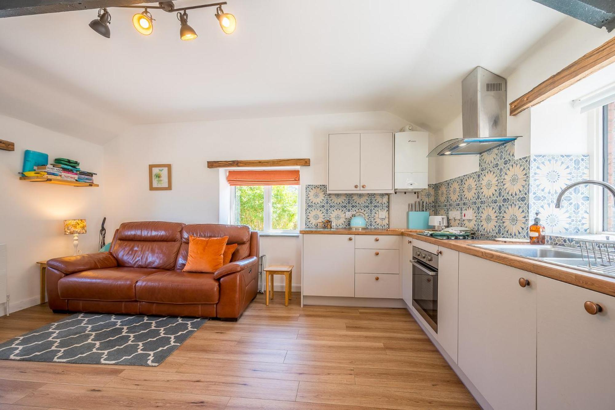 Polrunny Farm Seaberry Cottage With A Sea View And Log Burner Боскасл Экстерьер фото