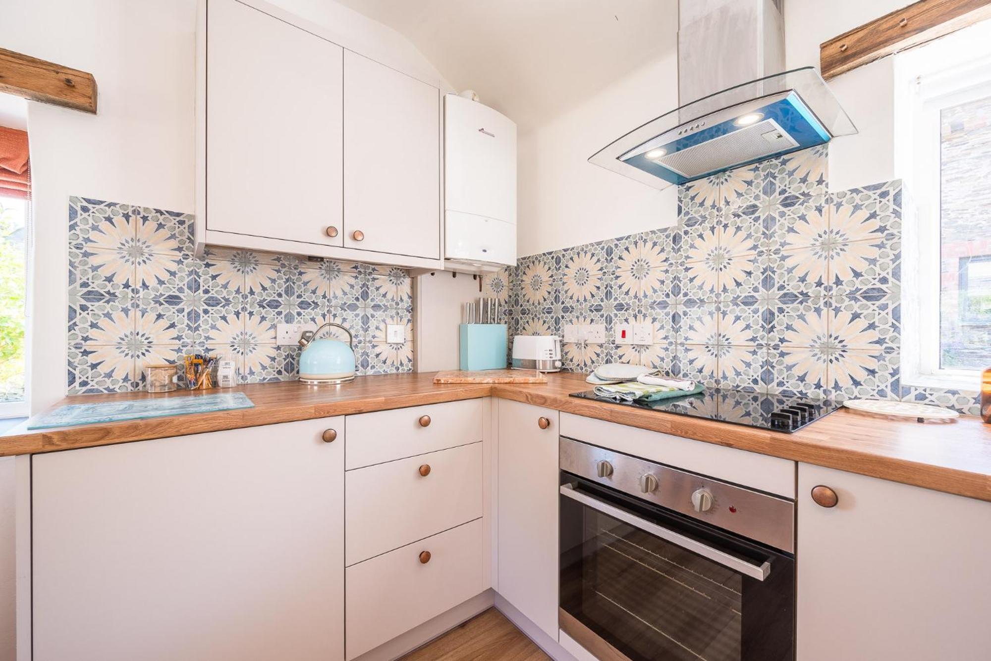 Polrunny Farm Seaberry Cottage With A Sea View And Log Burner Боскасл Экстерьер фото